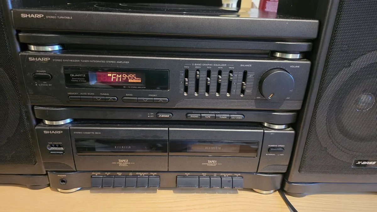 Sharp stereo system - Image 1