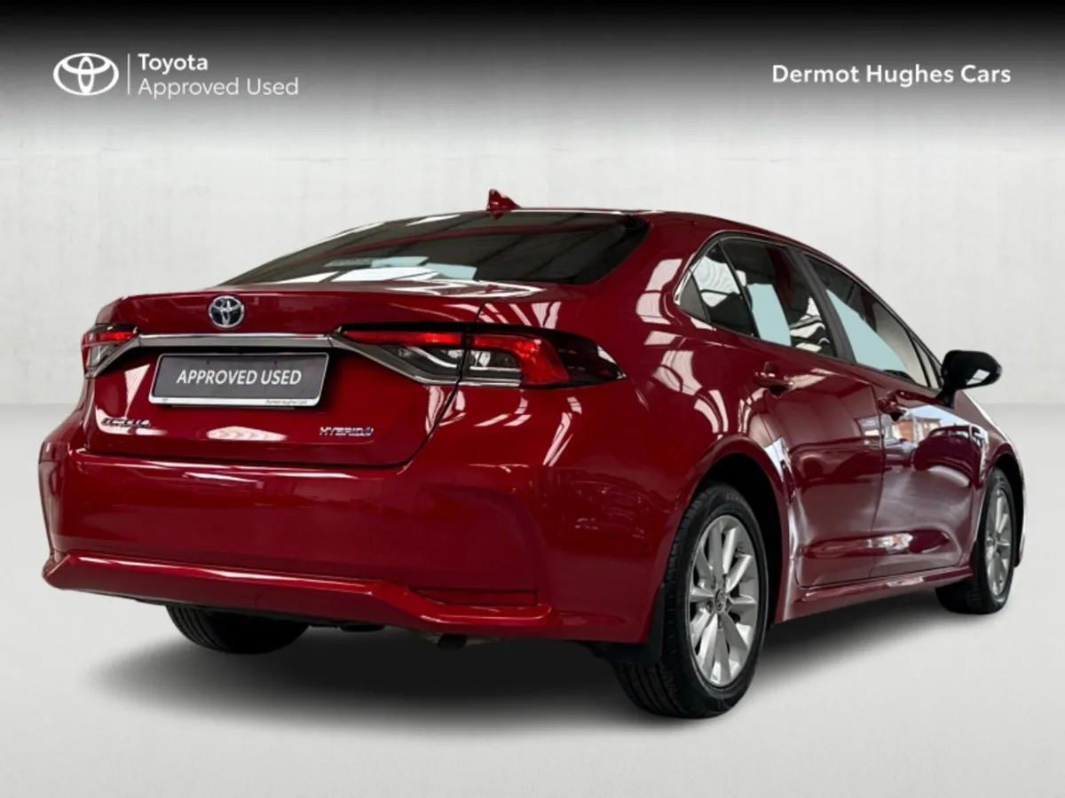 Toyota Corolla HYBRID LUNA SALOON - Image 2