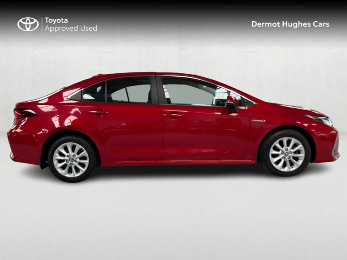 Toyota Corolla HYBRID LUNA SALOON - Image 3