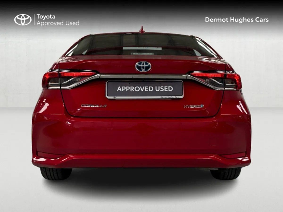 Toyota Corolla HYBRID LUNA SALOON - Image 4