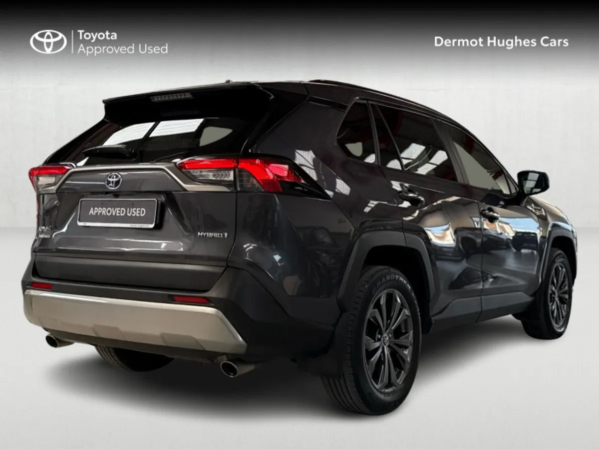 Toyota RAV4 RAV4 HYBRID PLATINUM FWD - Image 2