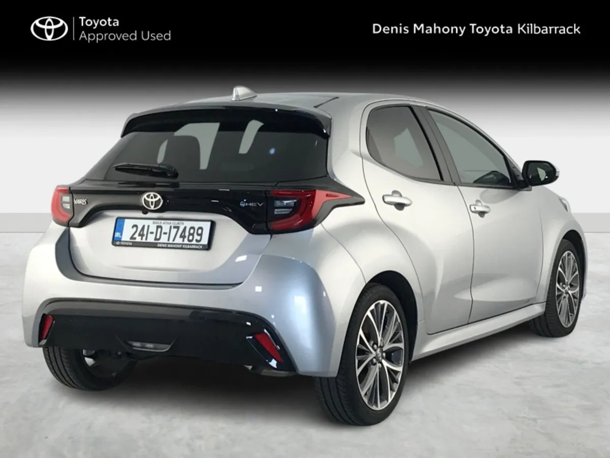 Toyota Yaris HYBRID PLATINUM - Image 2