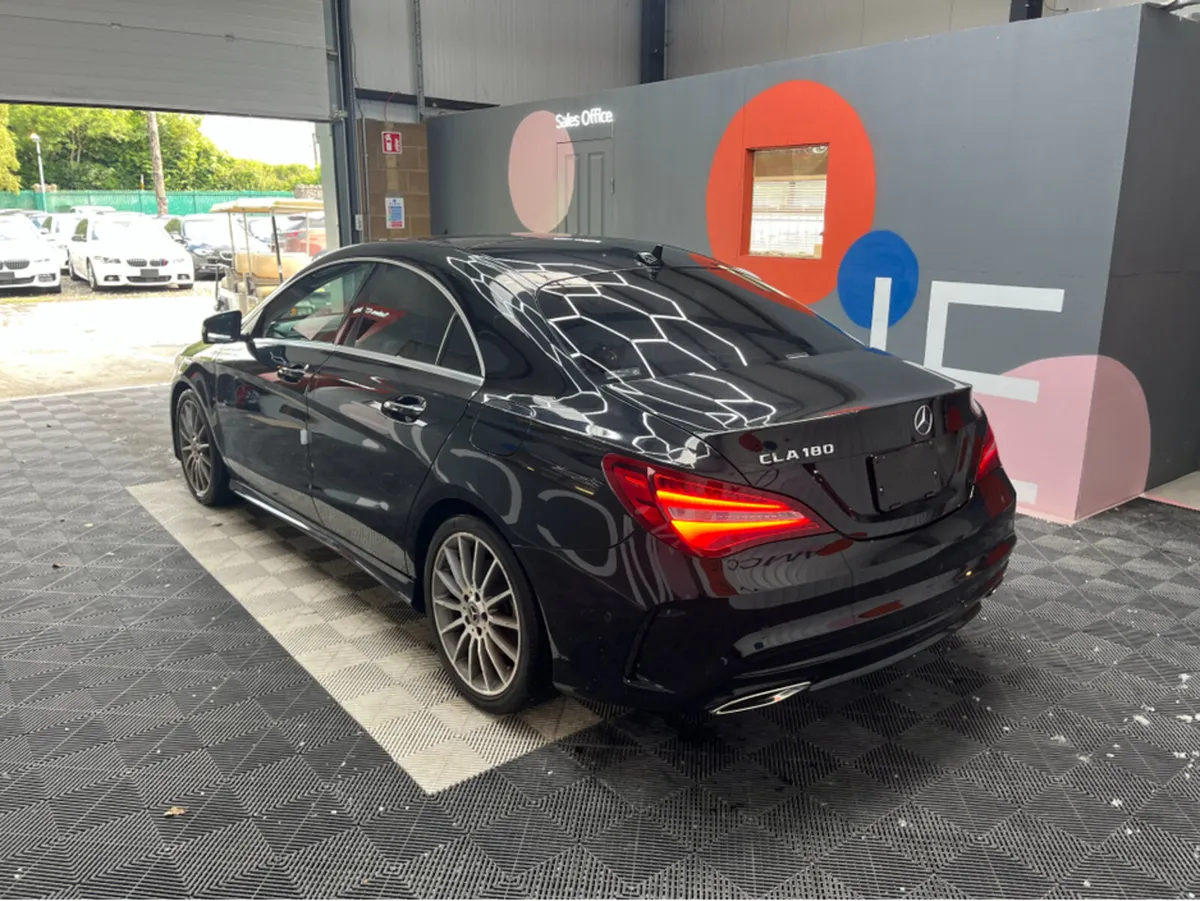 Mercedes-Benz CLA CLA180 AMG-LINE Pan-Roof  / 1.6 - Image 4