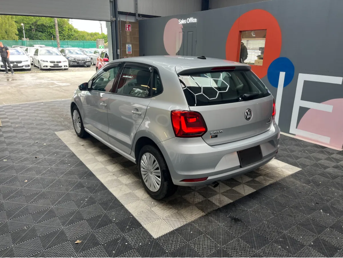 Volkswagen Polo POLO AUTOMATIC TSI COMFORT LINE / - Image 4