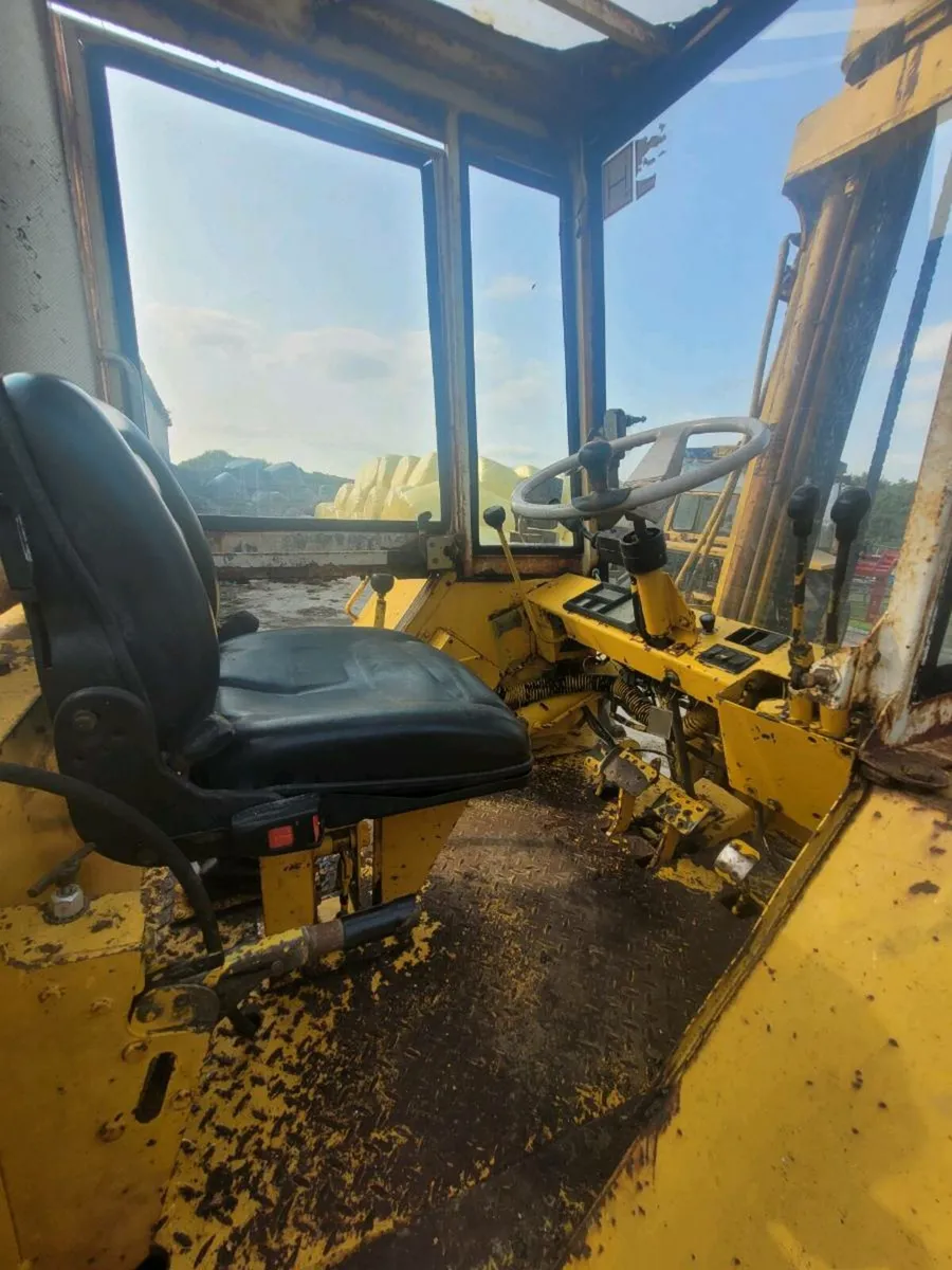 All terrain fork lift - Image 2