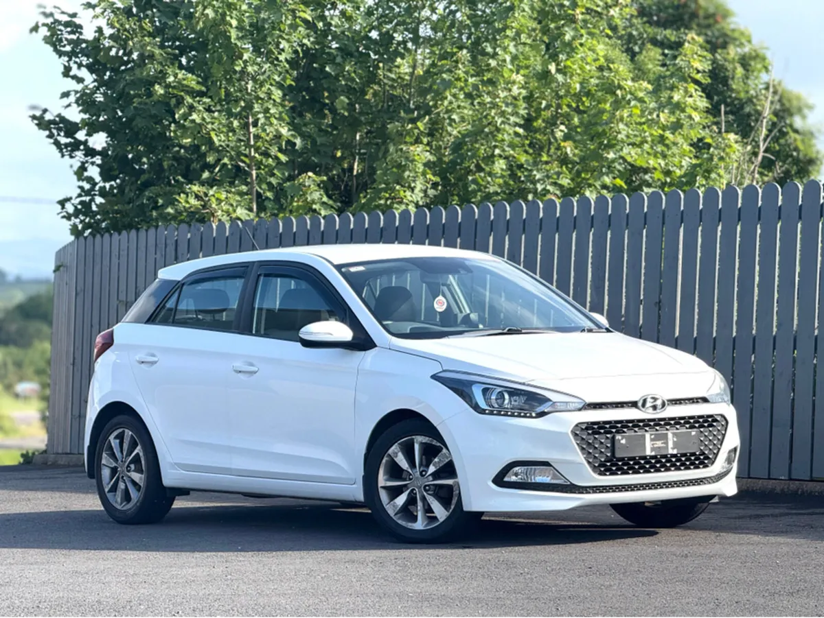 Hyundai i20 NEW ARRIVAL 2015 Hyundai i20 Deluxe - Image 2