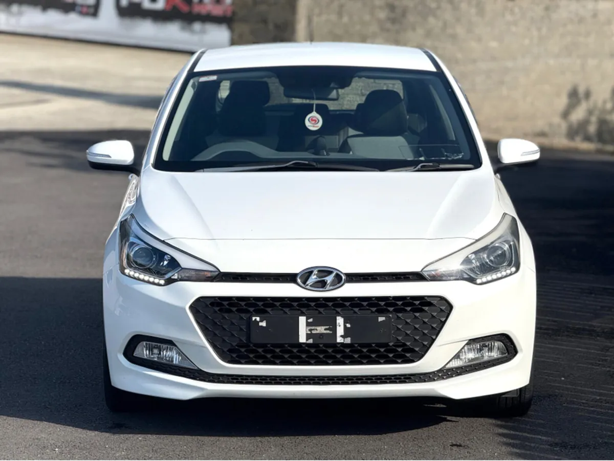 Hyundai i20 NEW ARRIVAL 2015 Hyundai i20 Deluxe - Image 4