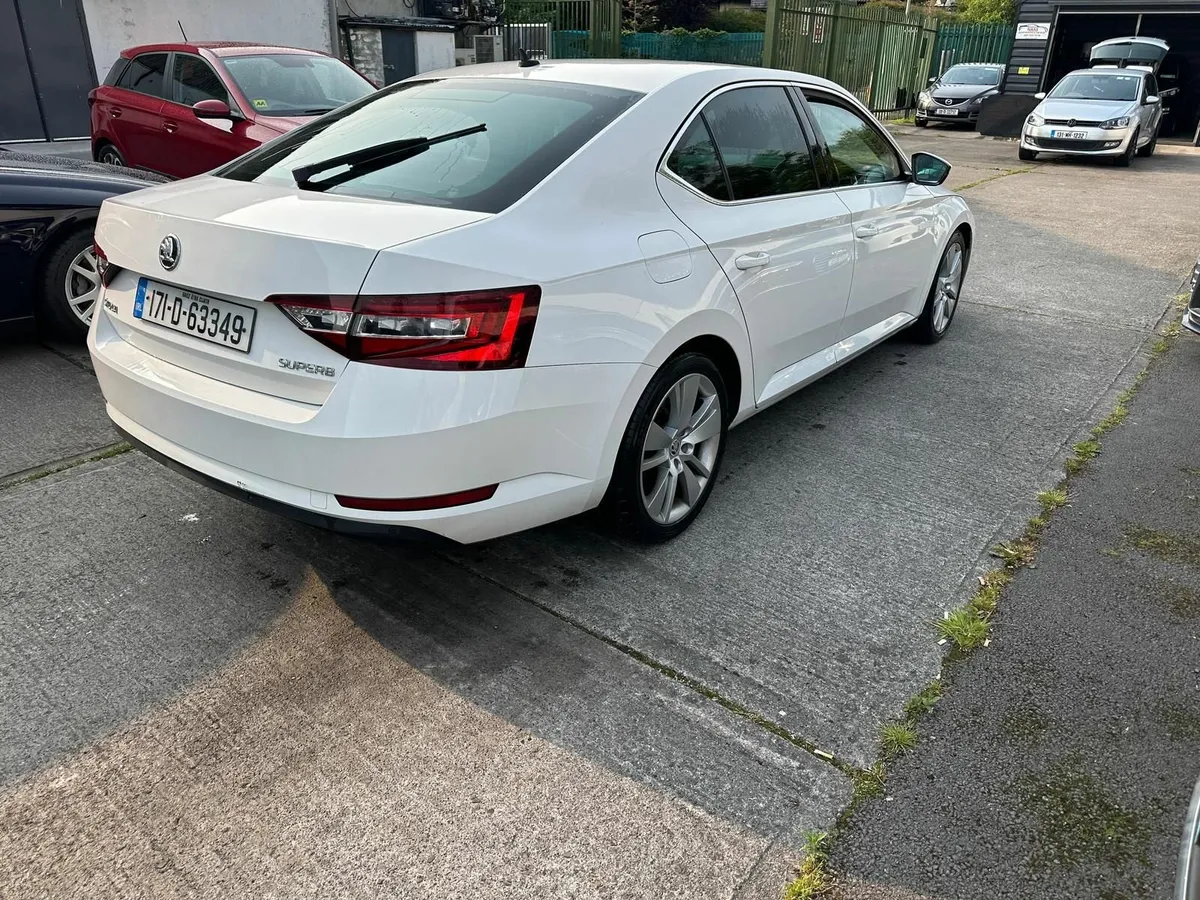 Skoda Superb 2017 - Image 1