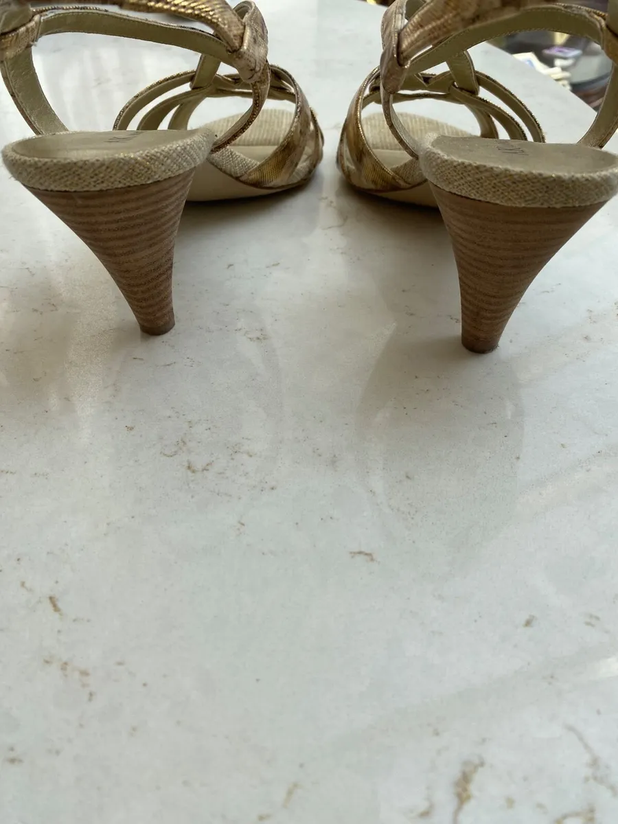 Ladies Anne Klein Sandals - Image 2