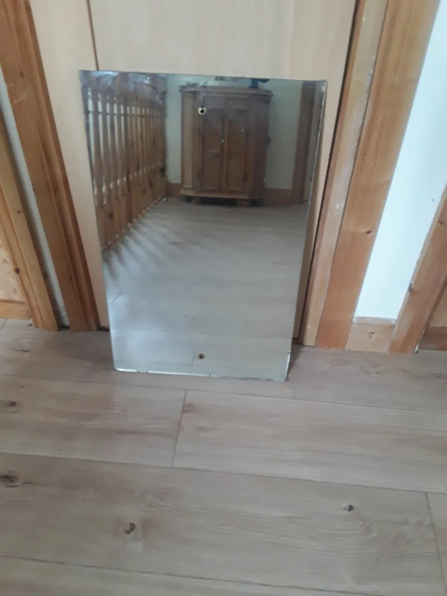 Bathroom mirror good condition - Image 1