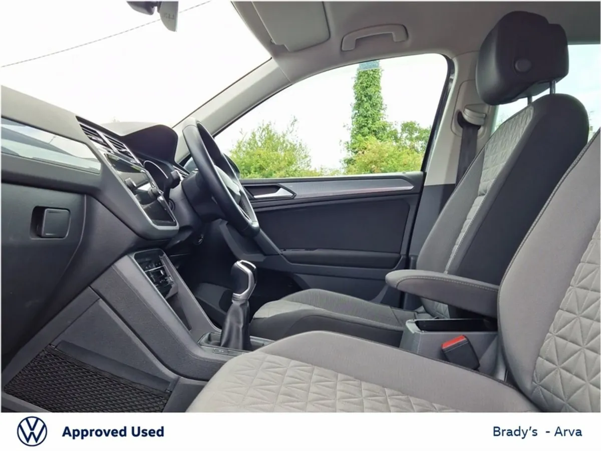 Volkswagen Tiguan Life 2.0 TDI 122BHP M6F 5DR - Image 4