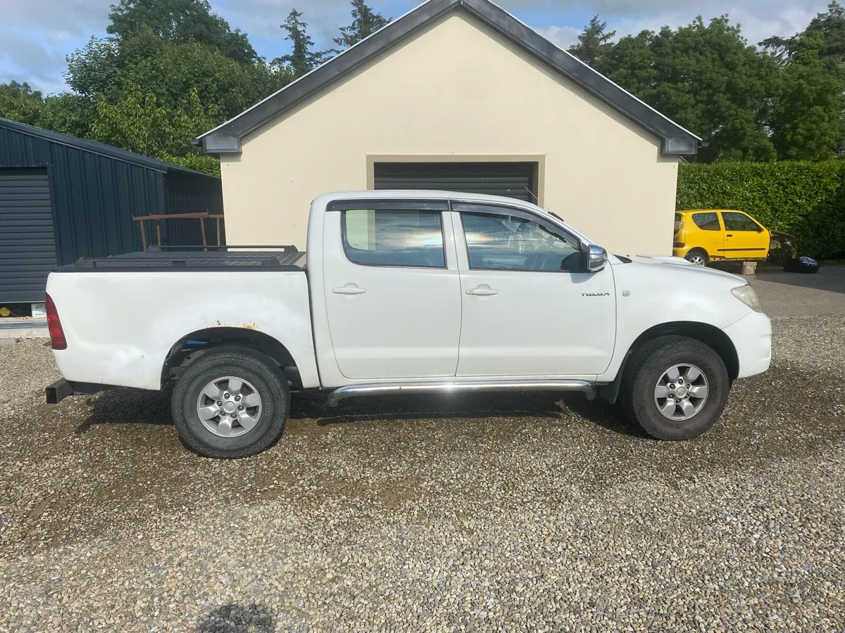 Toyota hilux - Image 2