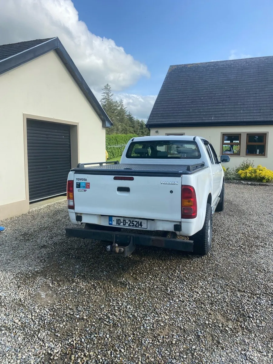 Toyota hilux - Image 3