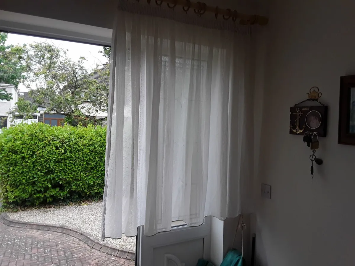 Good quality lace curtains - Image 1