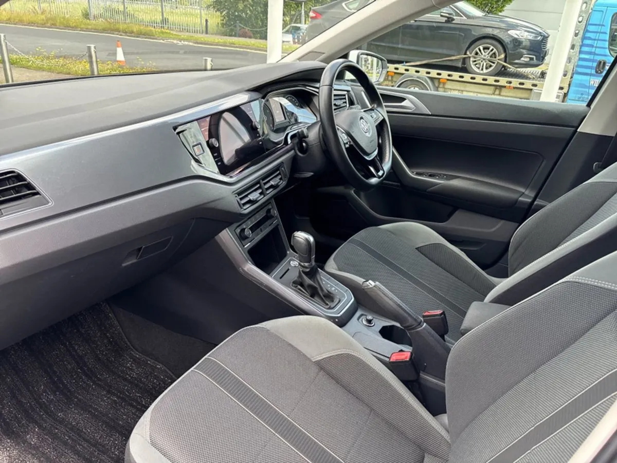 Volkswagen Polo 1.0 Petrol Automatic - Image 3