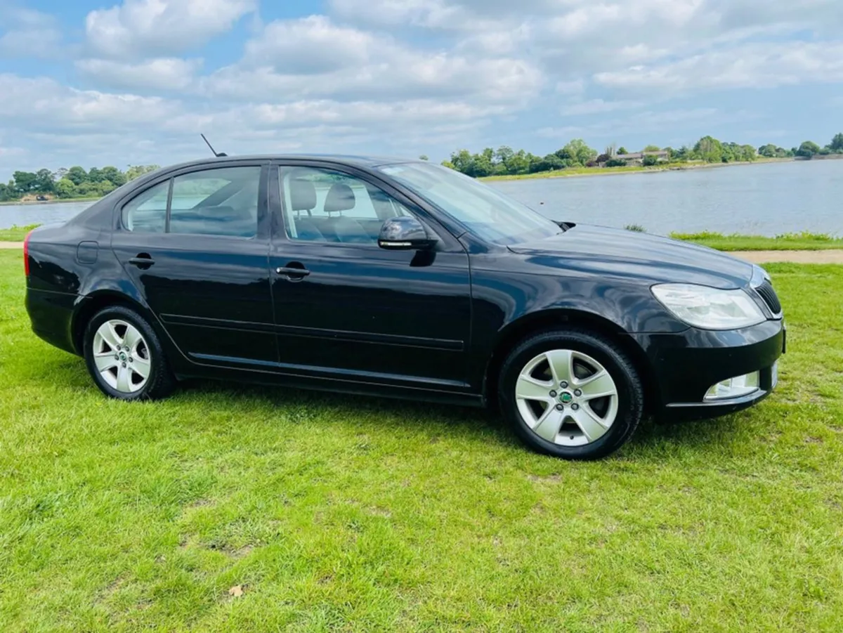 Skoda Octavia Exclusive 1.2 TSI 105HP 5DR - Image 3