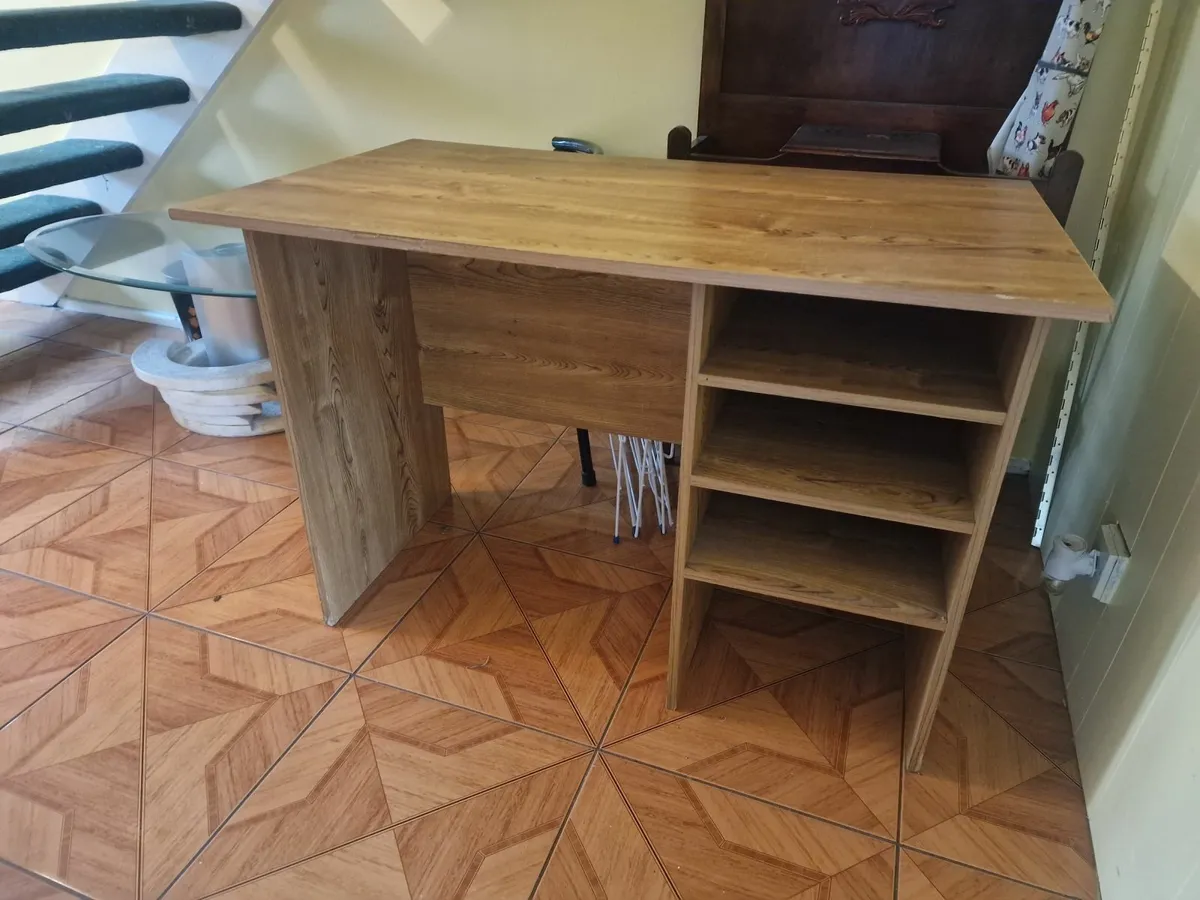 Computer Desk - Image 1
