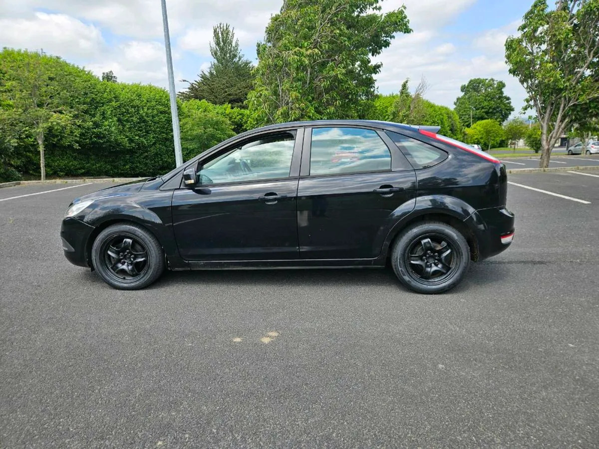 Ford Focus 2010 - Image 4