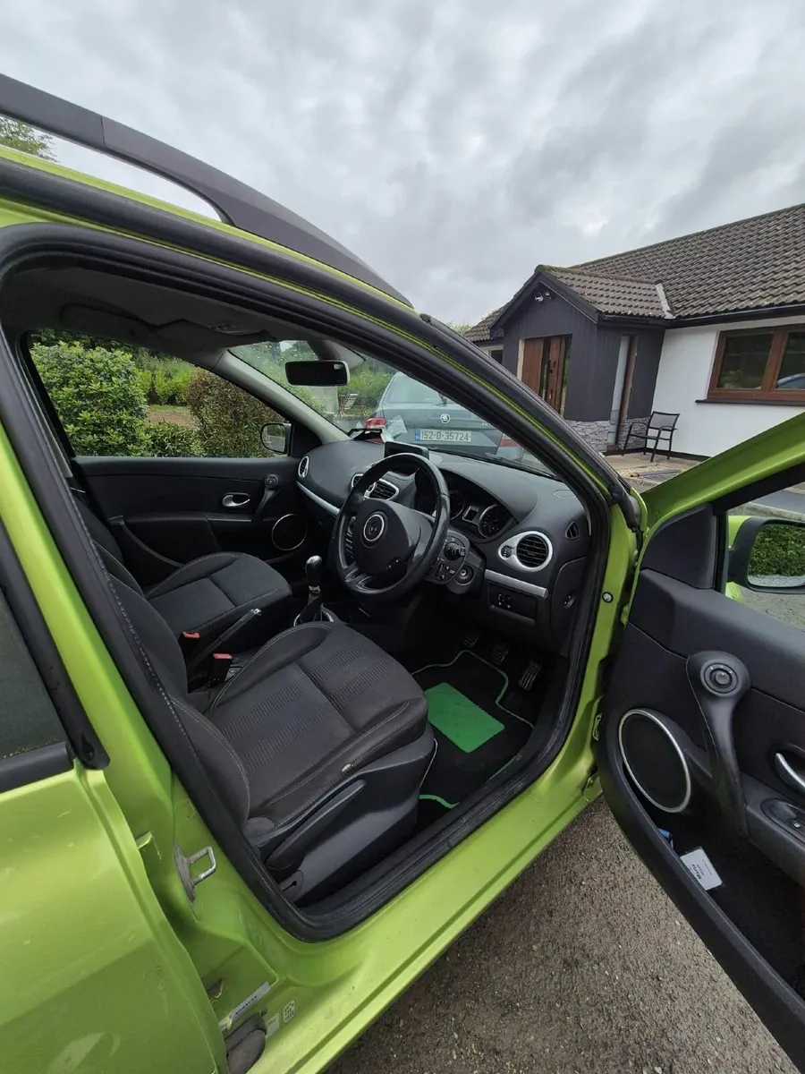 Renault Clio 2010 - Image 2