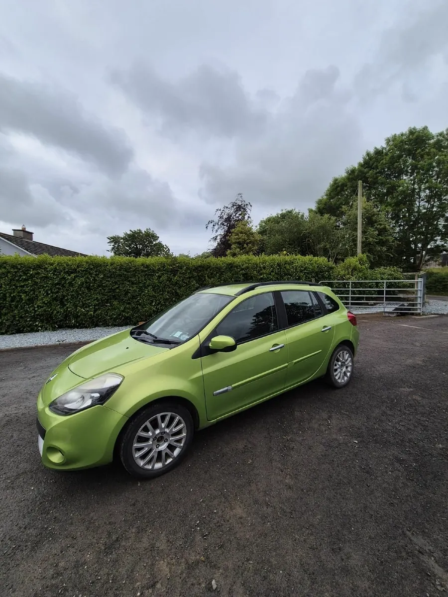 Renault Clio 2010 - Image 1
