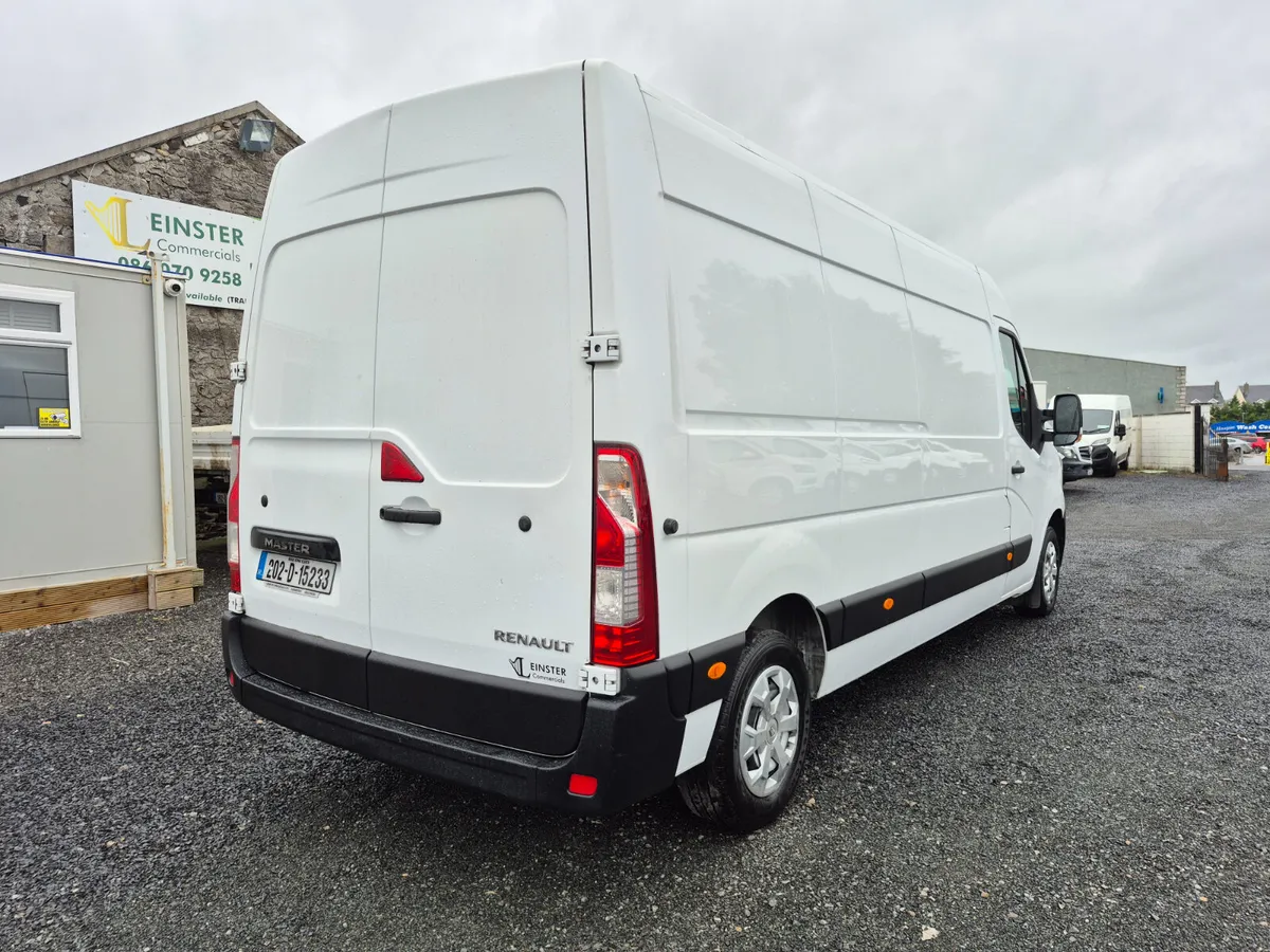 RENAULT MASTER BUSINESS INCLUDES VAT - Image 4