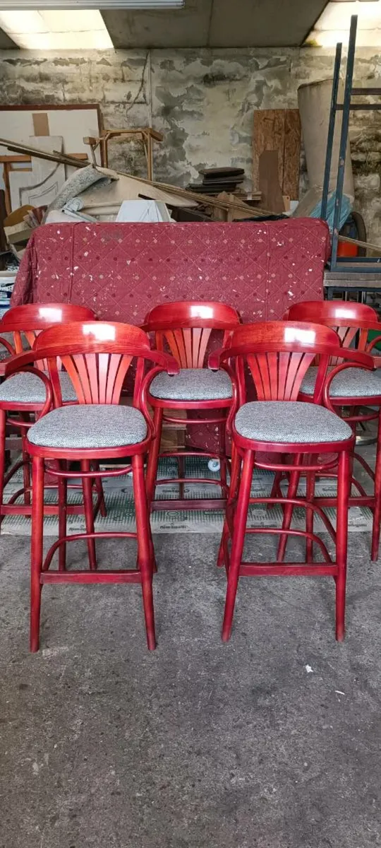 Pub stools and bar furniture - Image 1