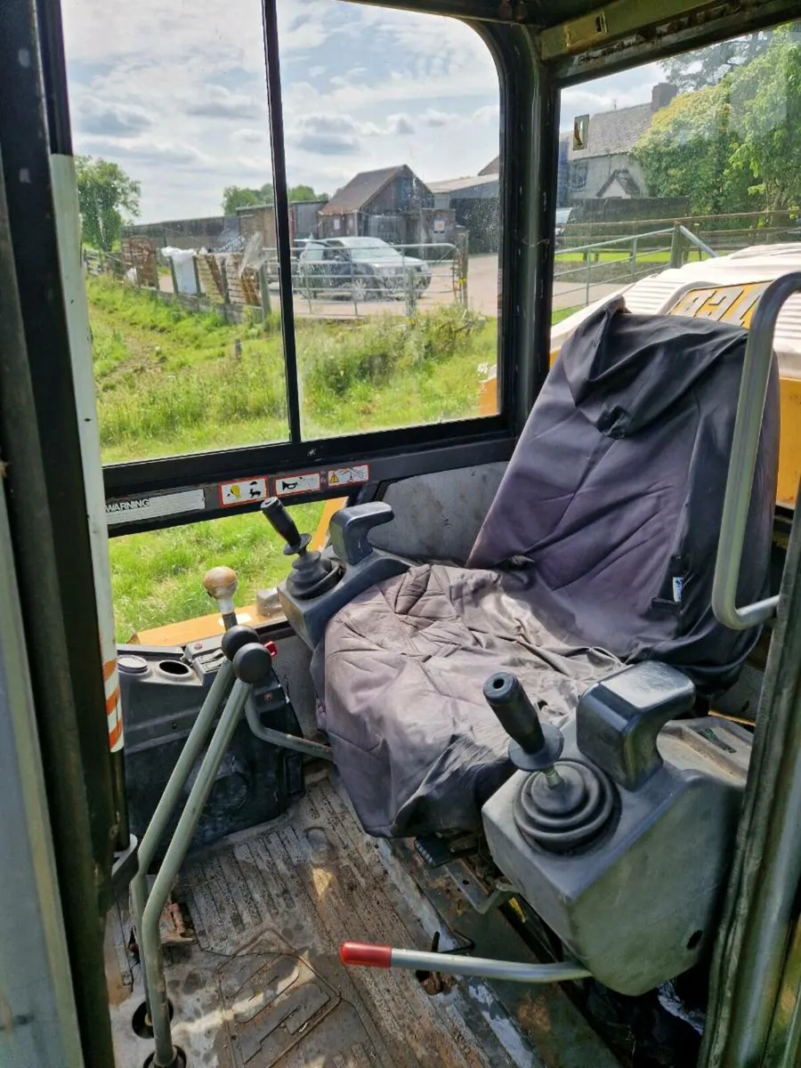 JCB 804 mini digger - Image 4