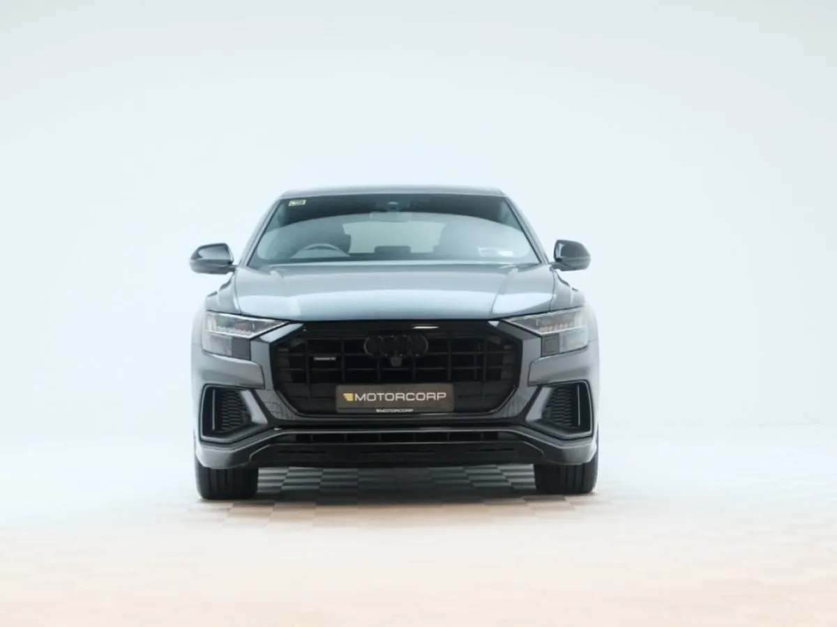 Audi Q8 S Line 55 Tfsi Black Edition Quattro - Image 2