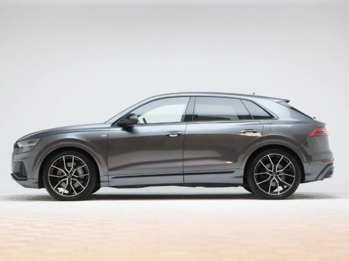 Audi Q8 S Line 55 Tfsi Black Edition Quattro - Image 4