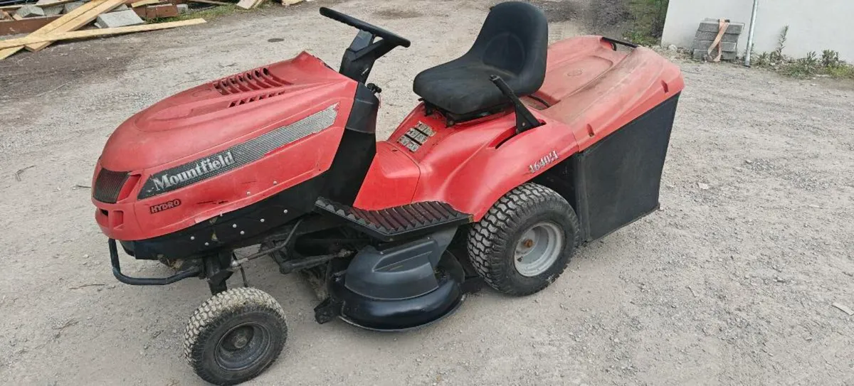 Mountfield ride on mower - Image 1