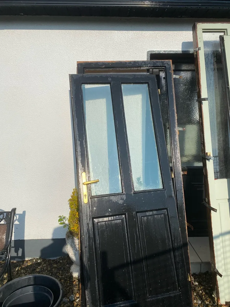 Selection of windows and doors - Image 4