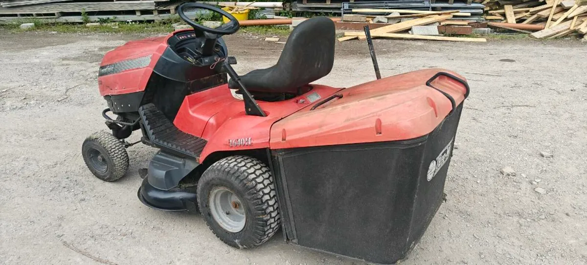 Mountfield ride on mower - Image 2