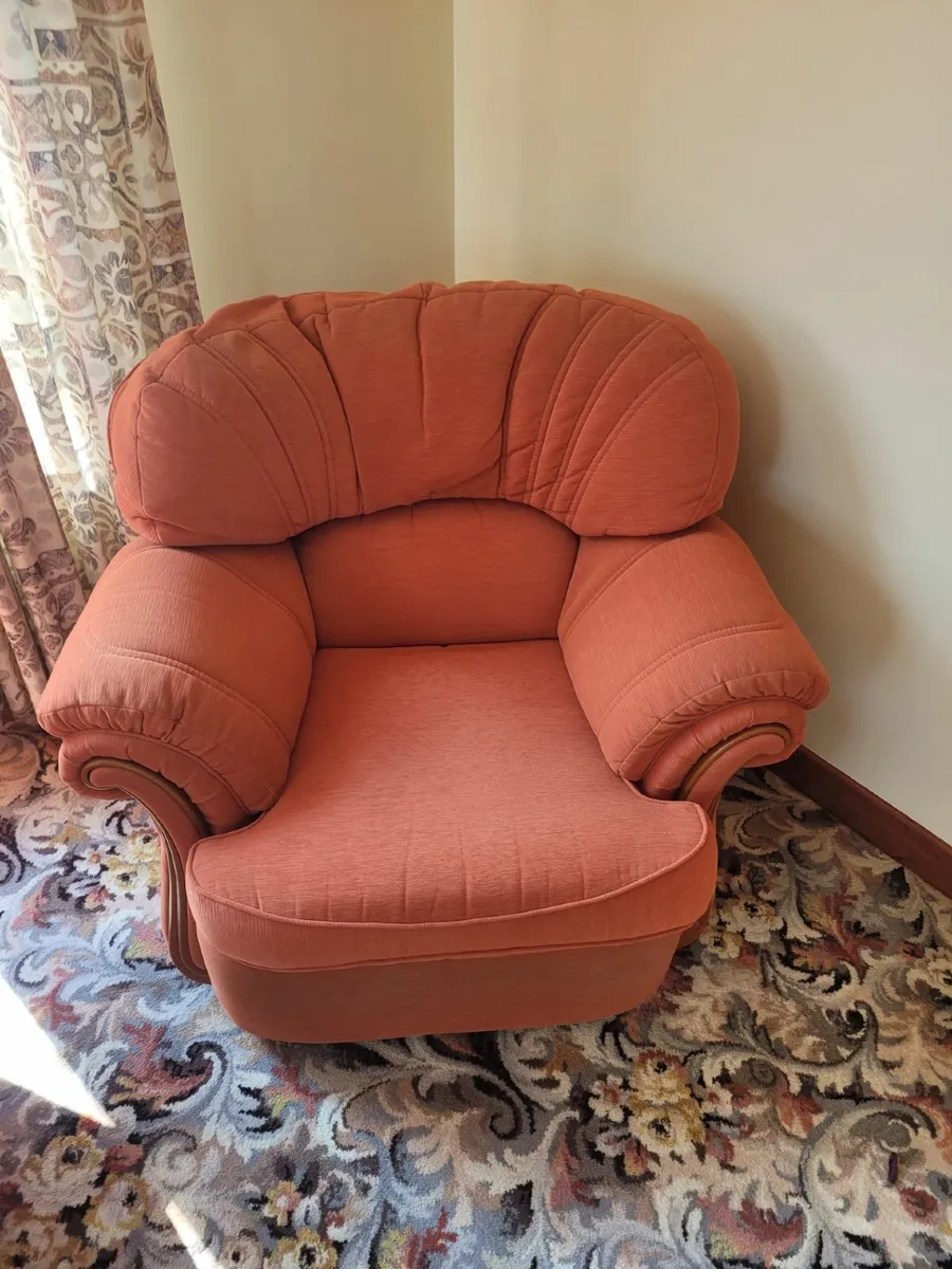 3 Piece Suite in immaculate condition - Image 3