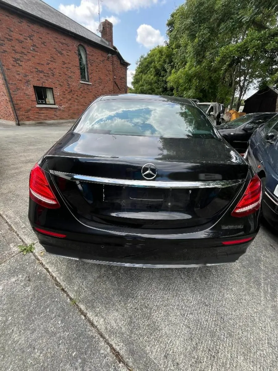 171 Mercedes E220 Diesel - Image 2