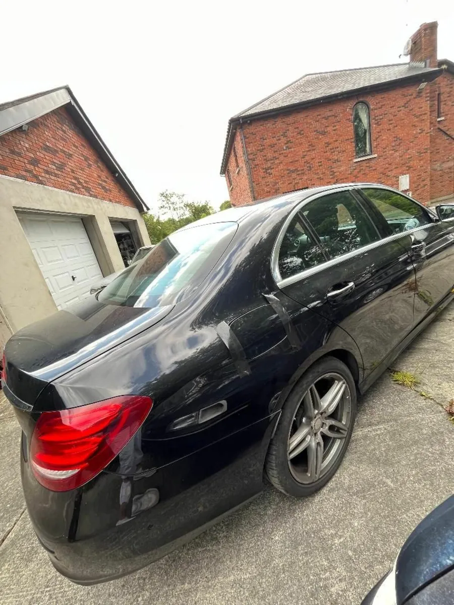 171 Mercedes E220 Diesel - Image 3