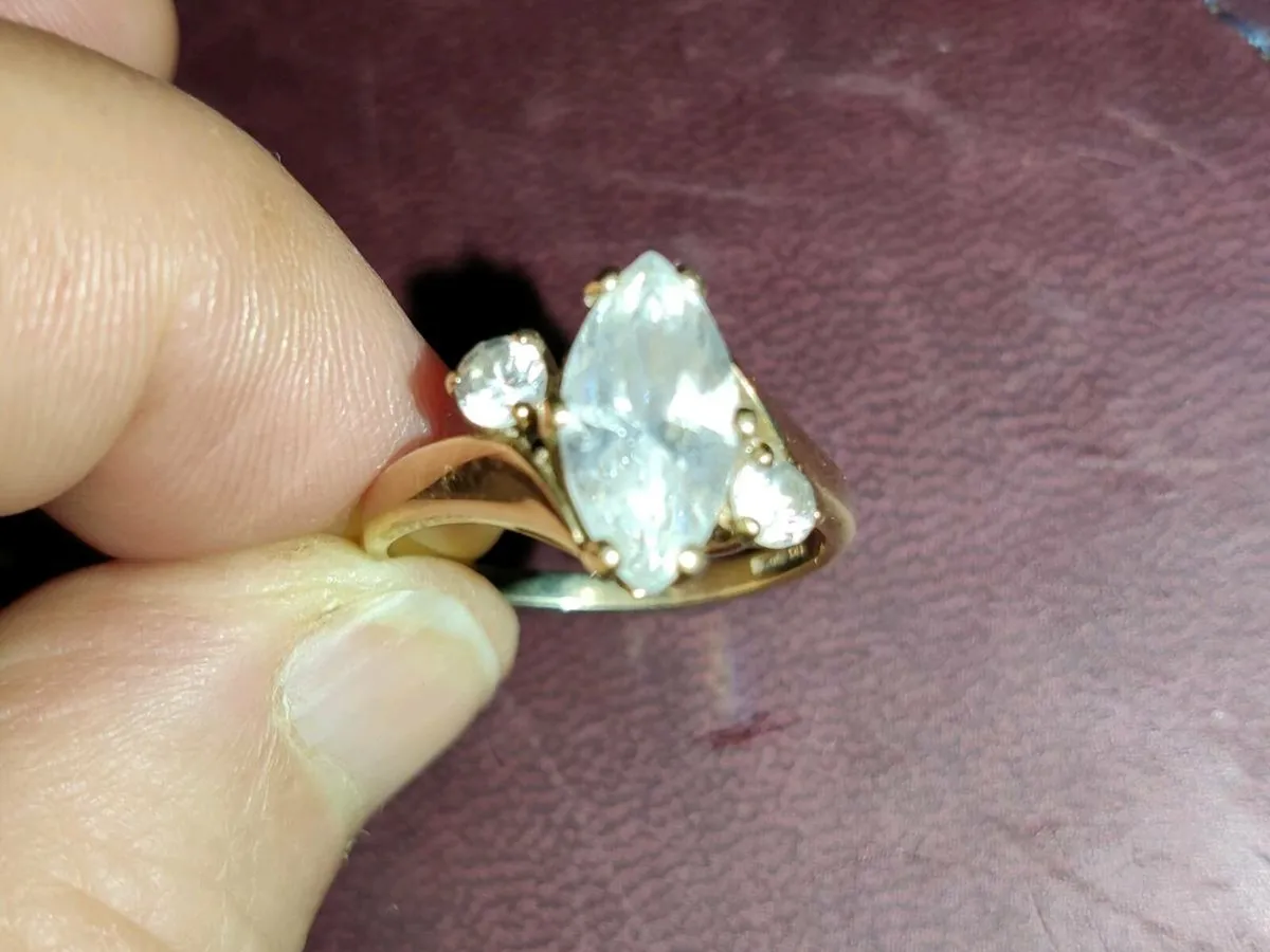 LARGE OVAL OPAQUE, 9CT Old Gold Topaz Dress Ring ! - Image 2