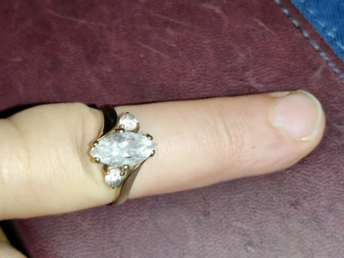 LARGE OVAL OPAQUE, 9CT Old Gold Topaz Dress Ring ! - Image 3