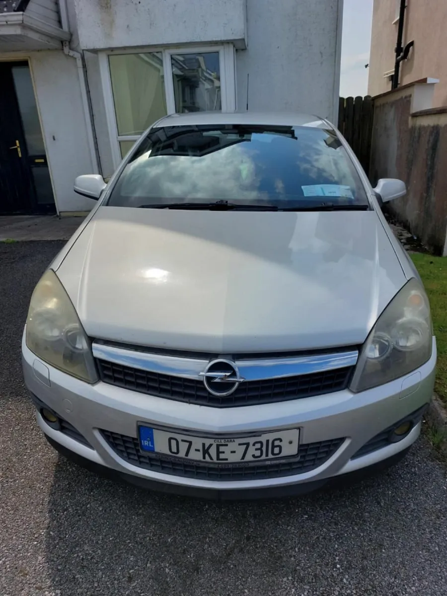 Opel Astra 2007 GTC - Image 1