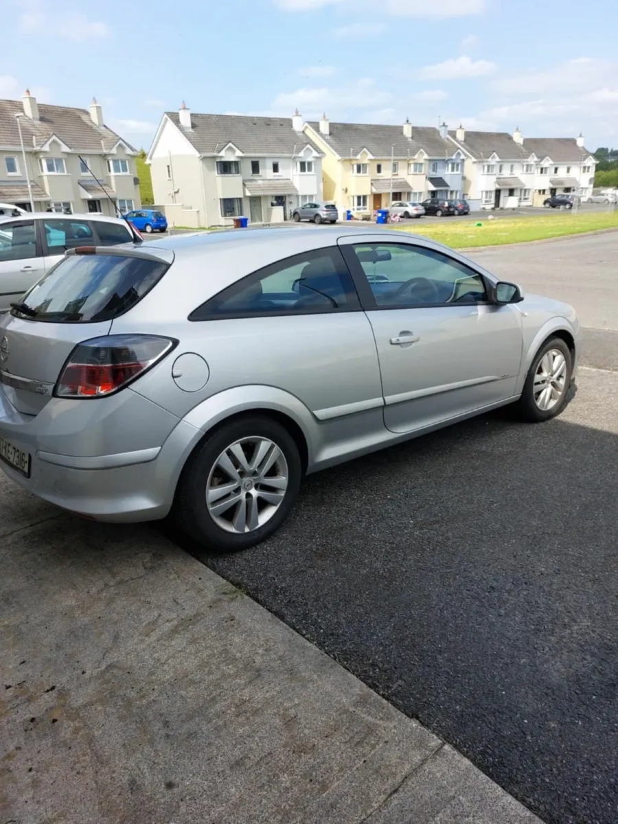Opel Astra 2007 GTC - Image 4