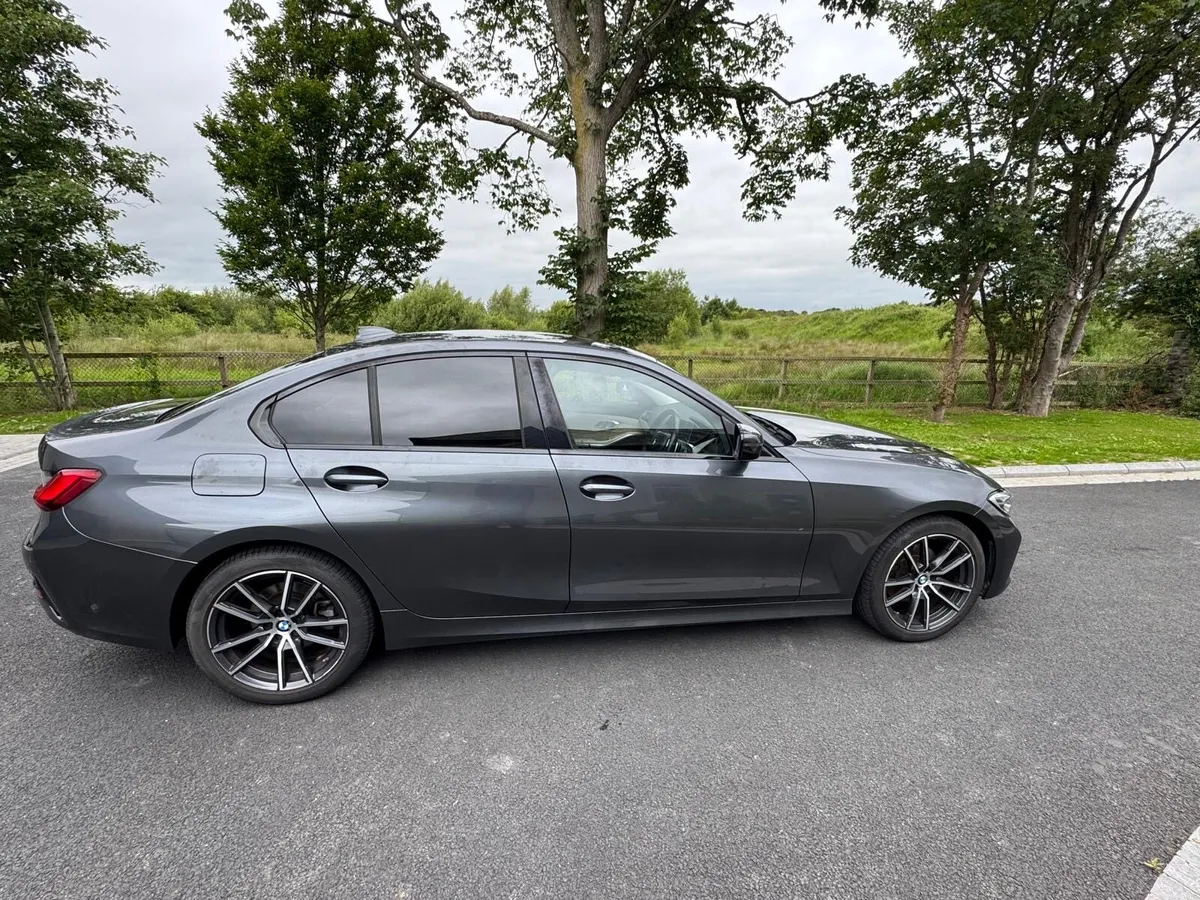 2019 BMW 320d A/T - Image 4