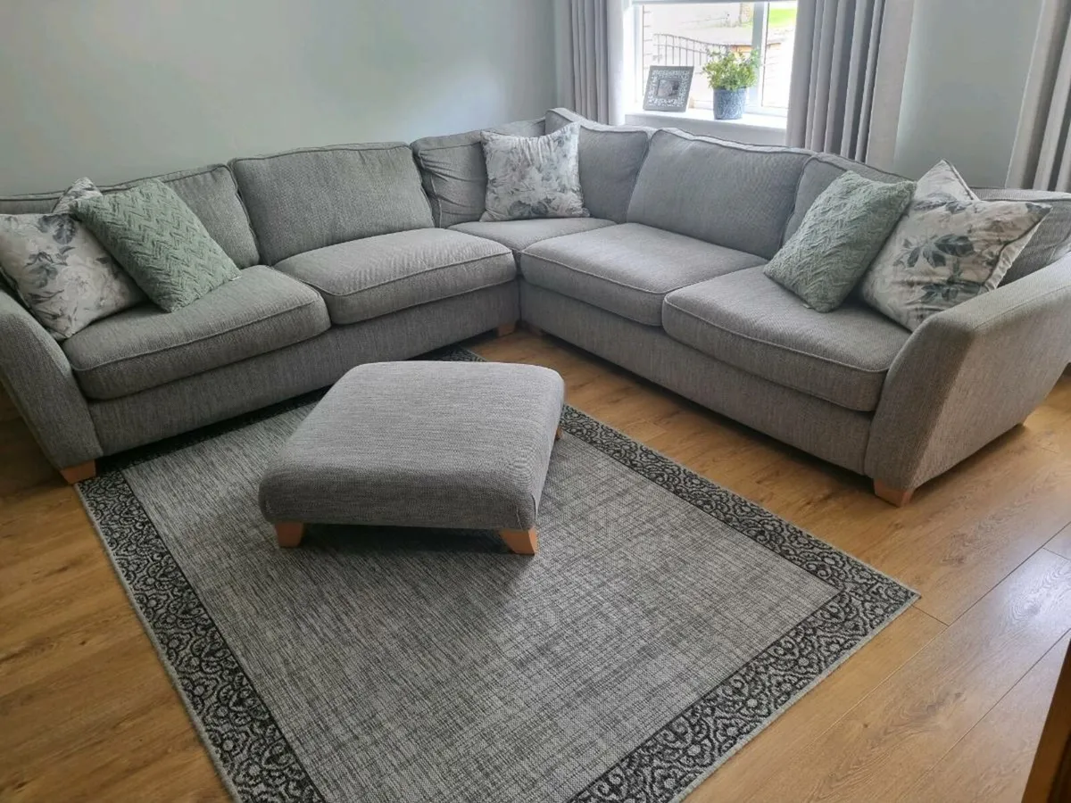 Corner sofa - Image 1