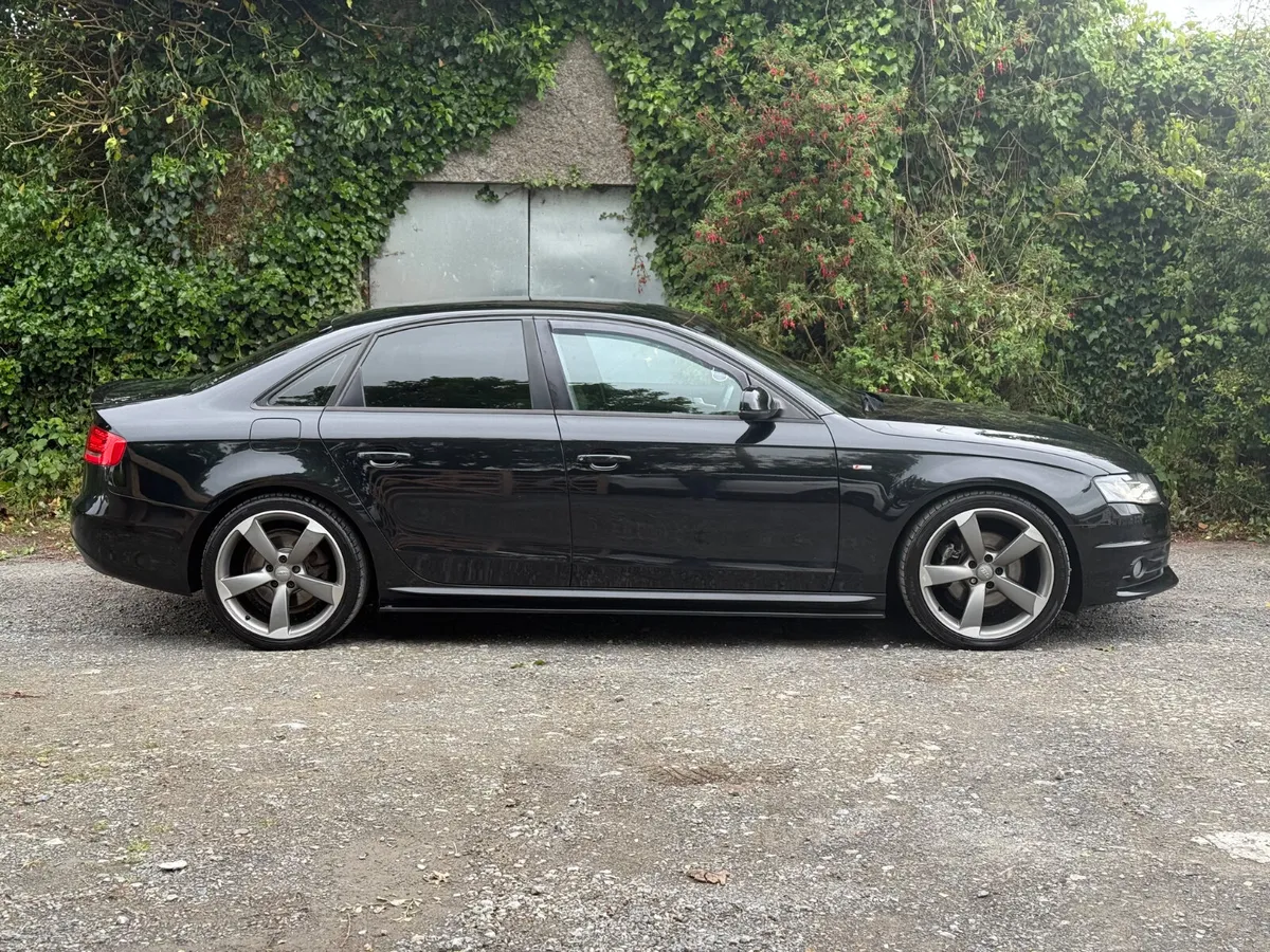 Audi A4 2012 S-Line Black Edition - Image 3