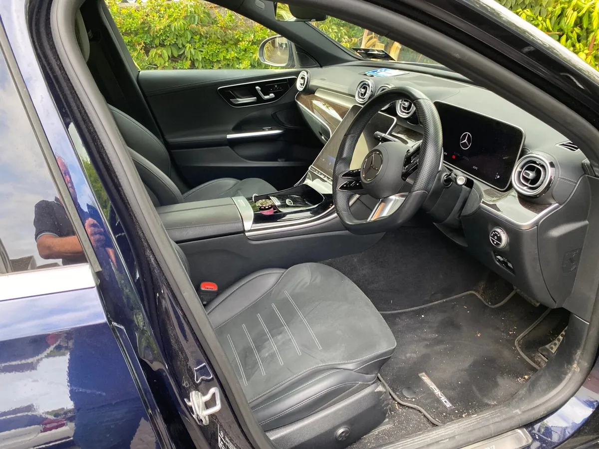 Mercedes-Benz C-Class 2022 - Image 3