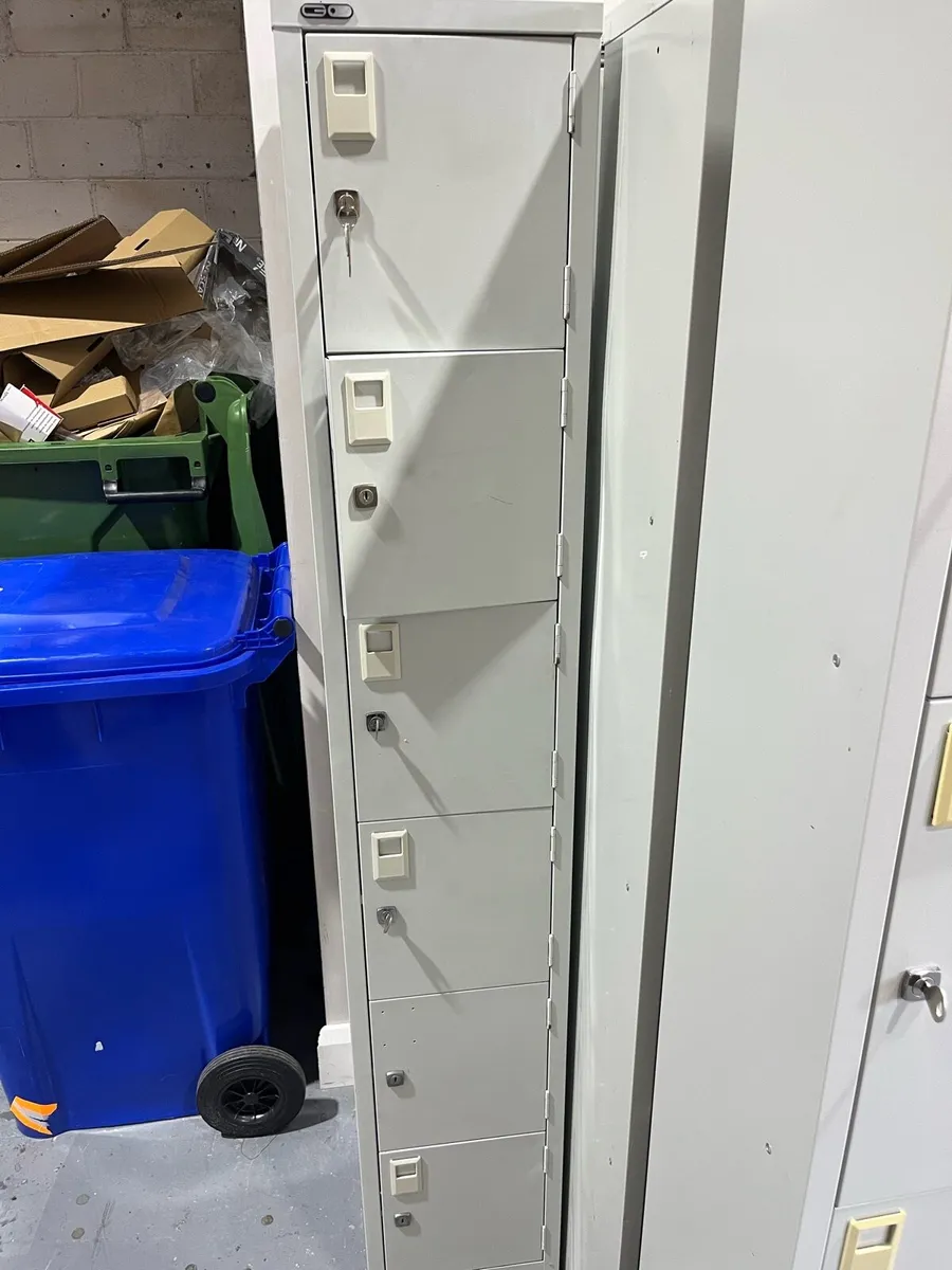 Lockers - Image 2