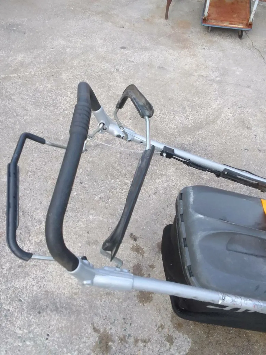 Stiga selfdrive lawnmower - Image 4