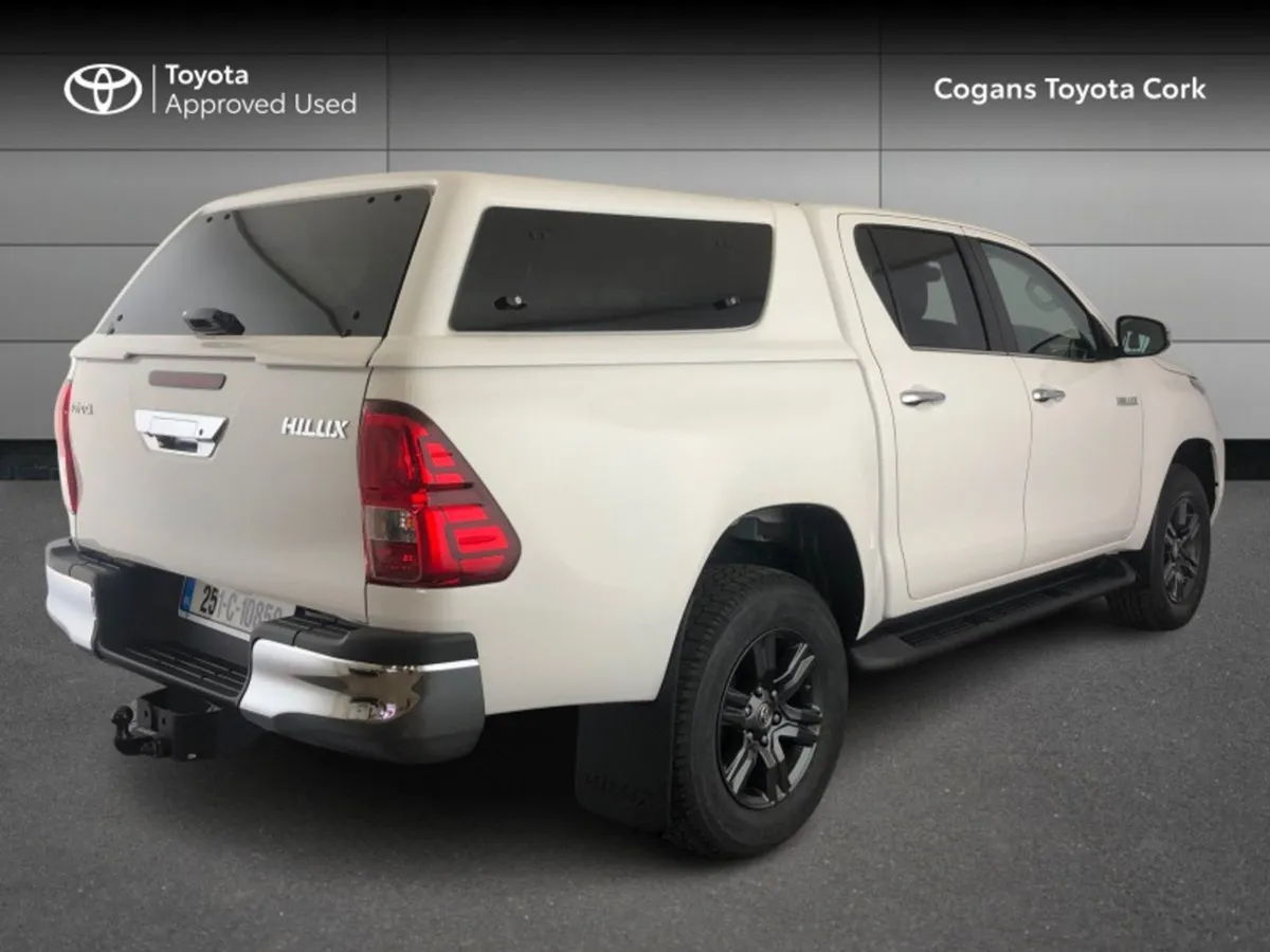 Toyota HiLux 2.4 Litre Diesel - Image 2