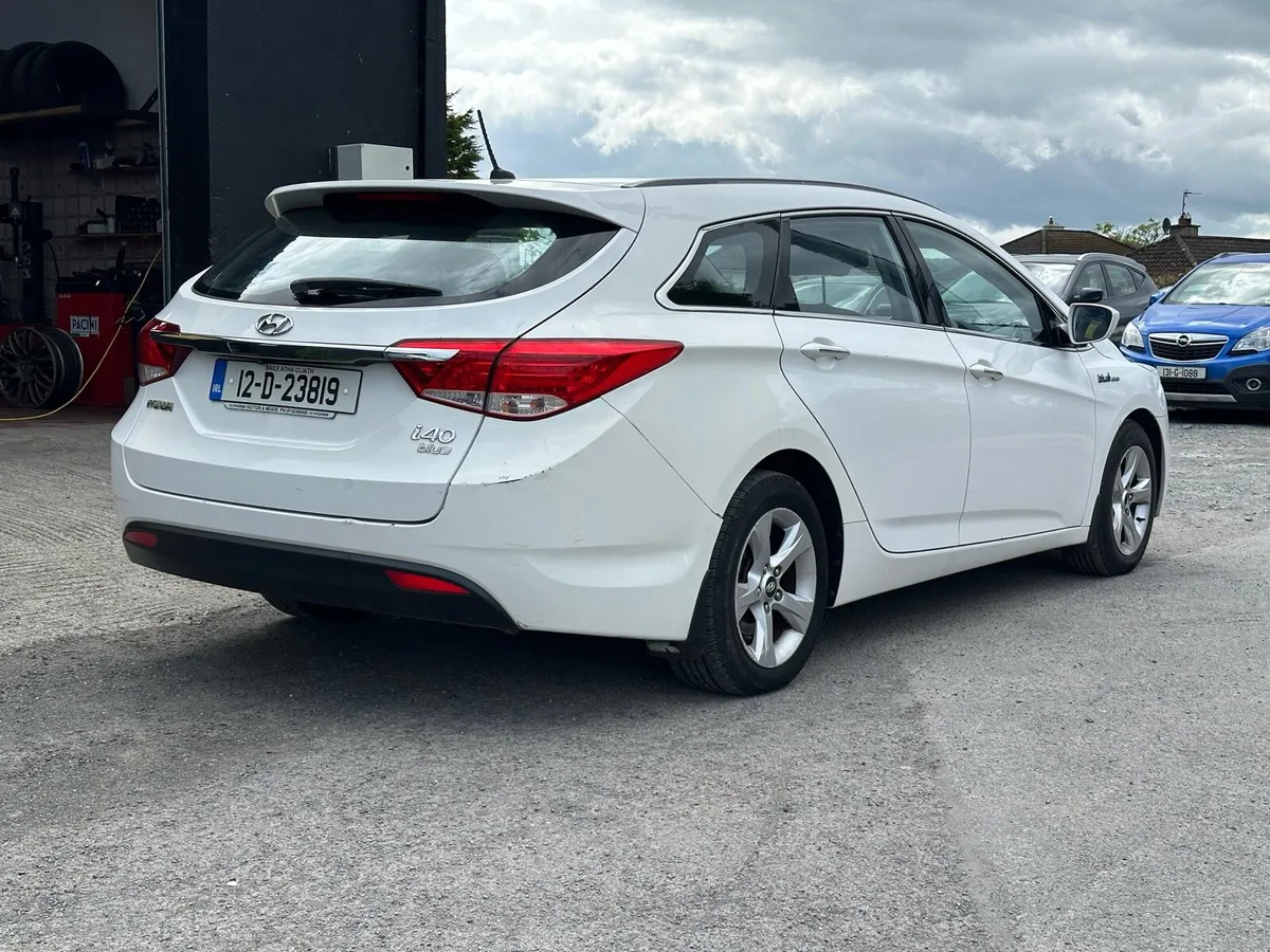 Hyundai i40 Low KMS - Image 3