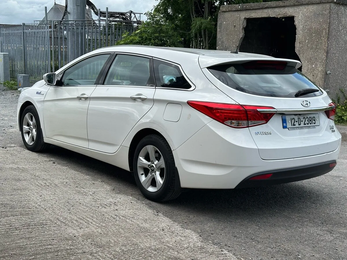 Hyundai i40 Low KMS - Image 4