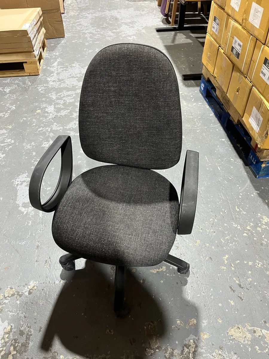 Office chair - Image 1