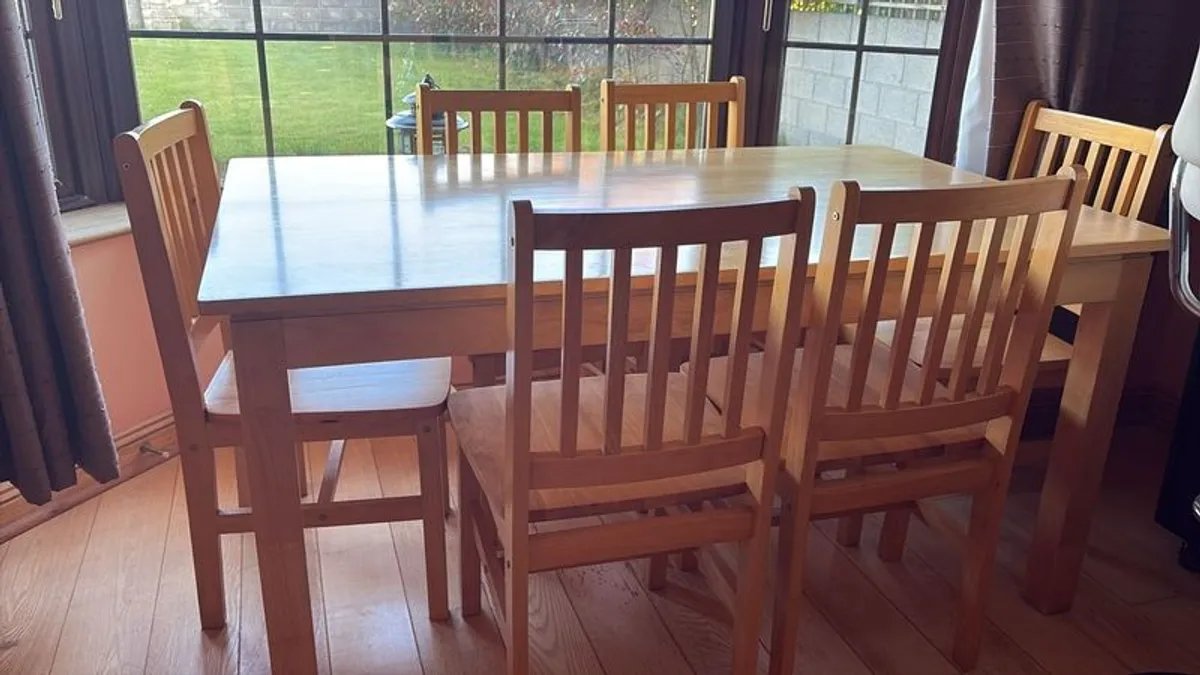 Dining table - Image 1